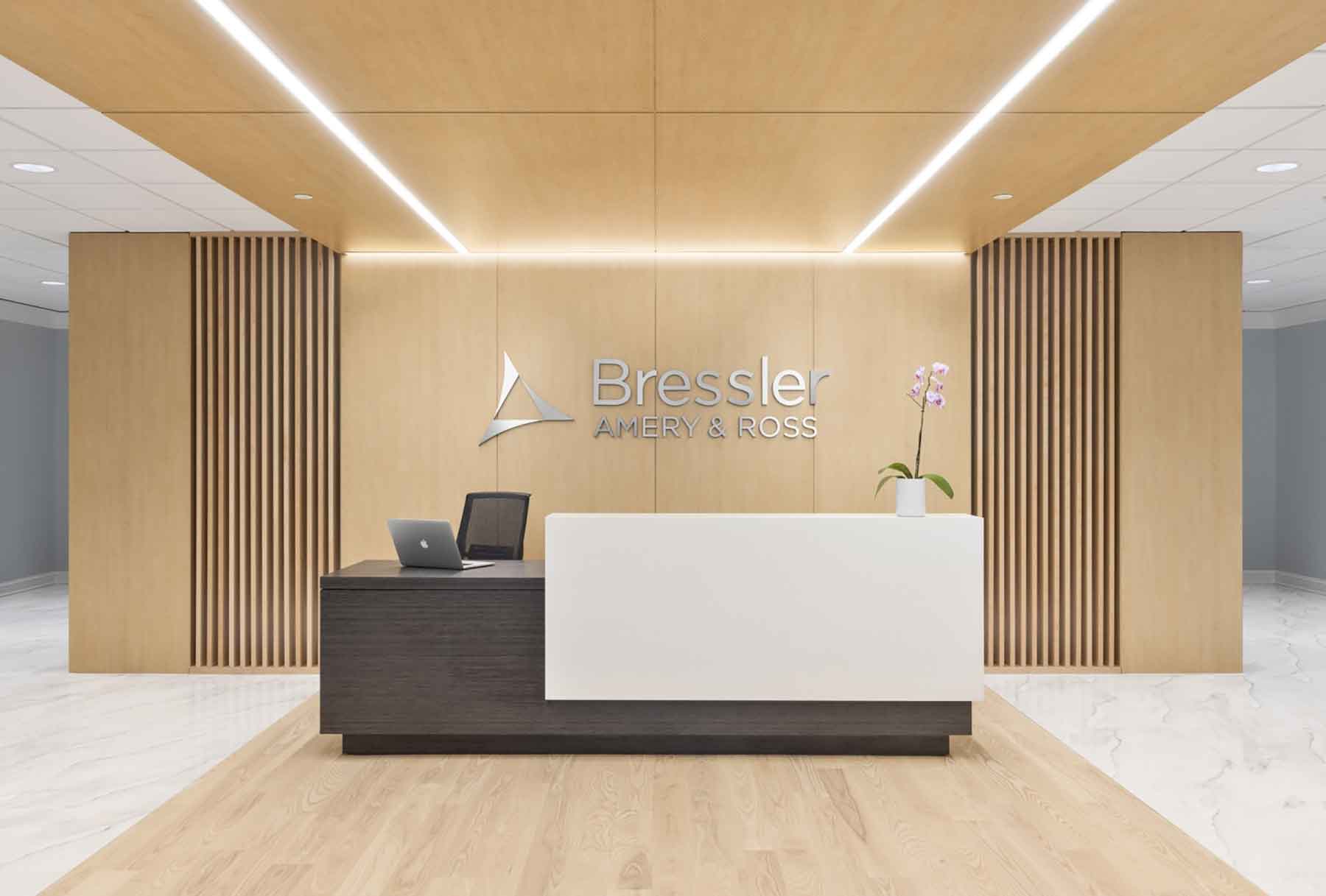 Zonas de recepción y mostradores de oficina