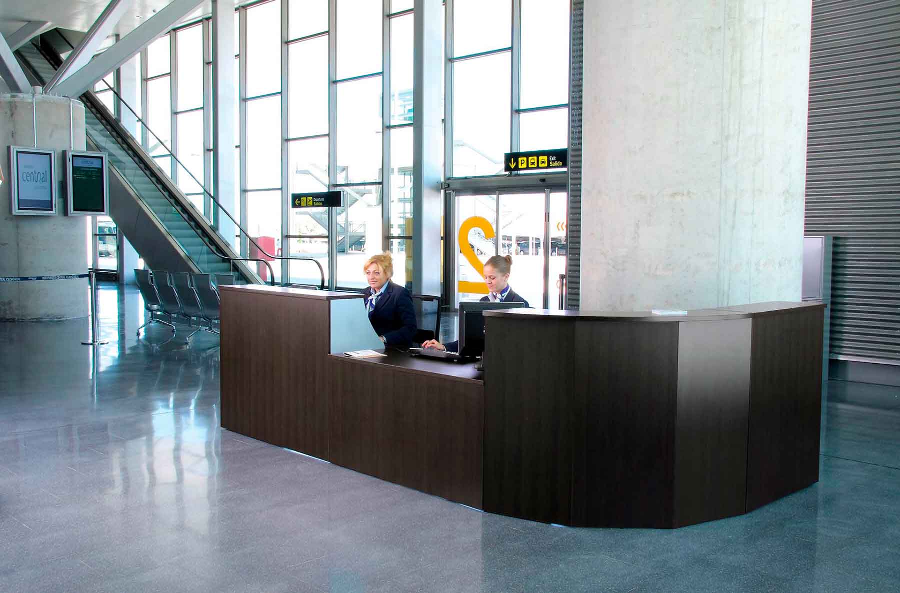 Zonas de recepción y mostradores de oficina