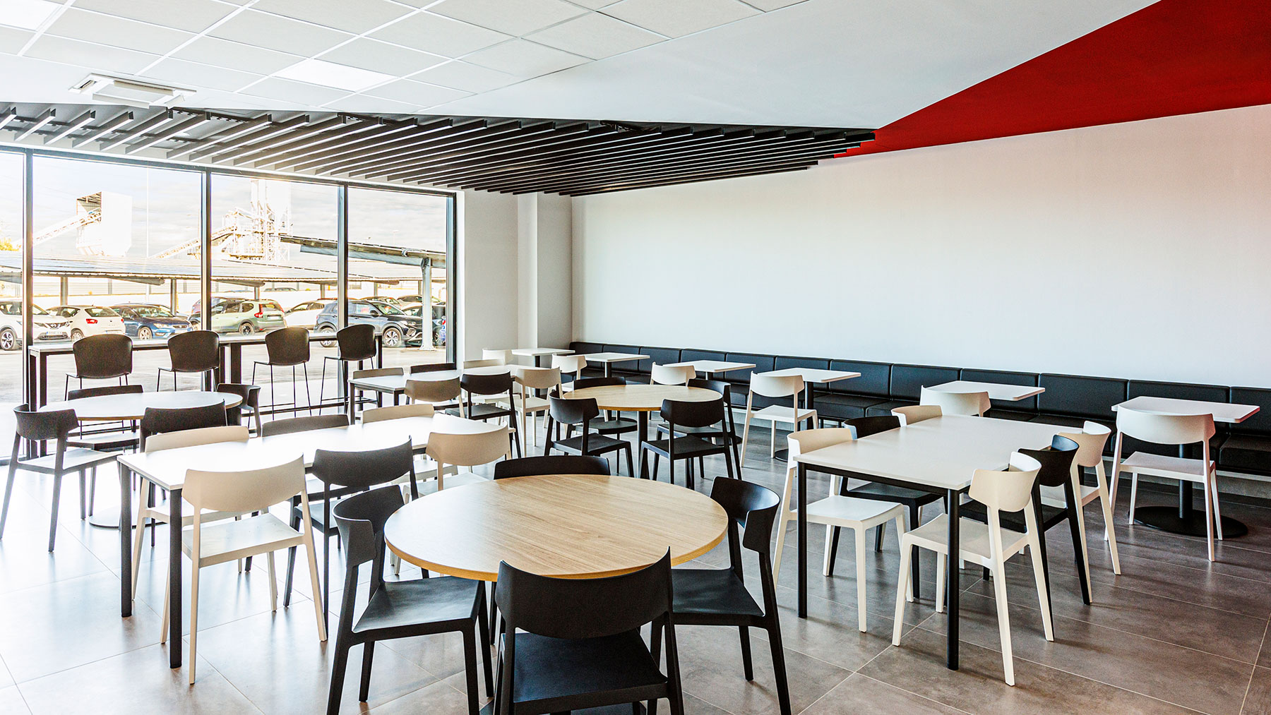 Oficinas Polaris con mobiliario de Limobel